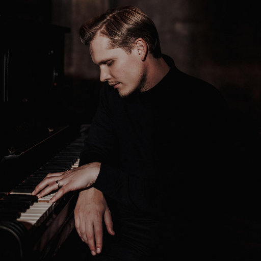 调教日本嫩模打屁股
